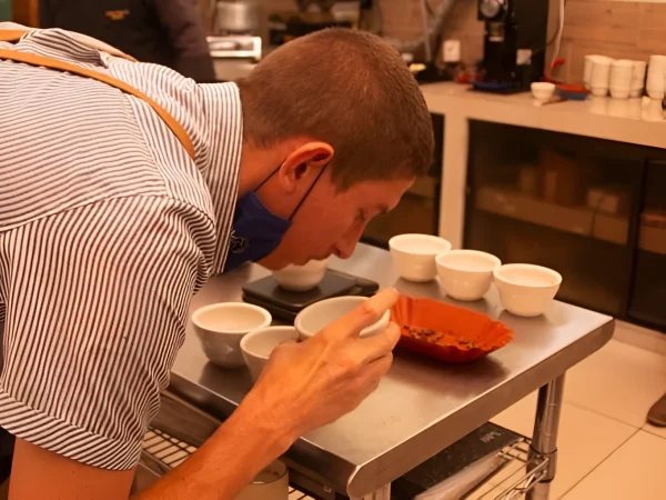 Degustación de café en el Diriá Coffee Tour, mostrando diferentes aromas